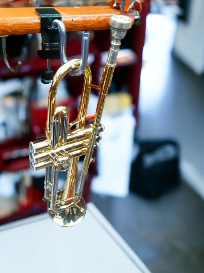 SUPORTE PARA FLUGELHORN, TROMPETE E TROMBONE – CCB